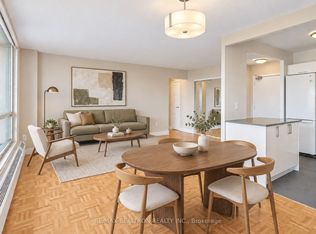 666 Spadina Ave #2209, Toronto, ON M5S 2H8