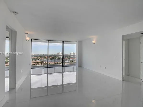 20505 E Country Club Dr, Aventura, FL