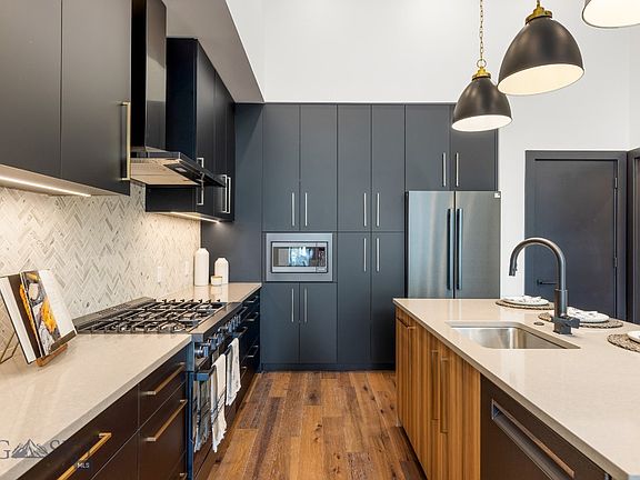 4th image of 315 N Tracy Ave #106