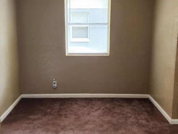 2nd image of 1175 W 26th St