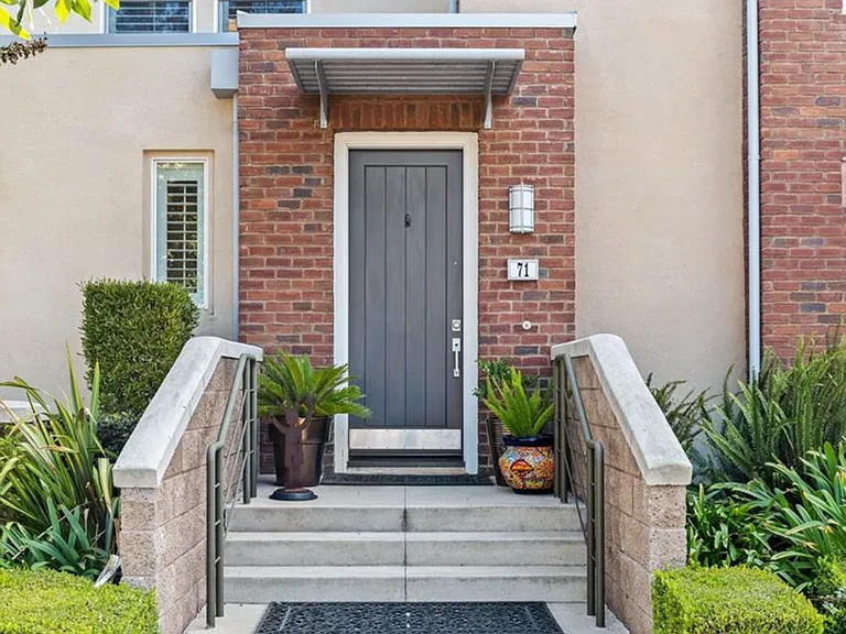 71 Brownstone Way — Photo 2