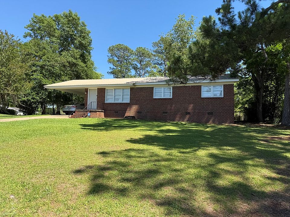 2nd image of 200 S Ingleside Dr