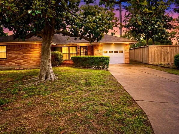 2211 Hialeah Dr, Houston, TX 77018