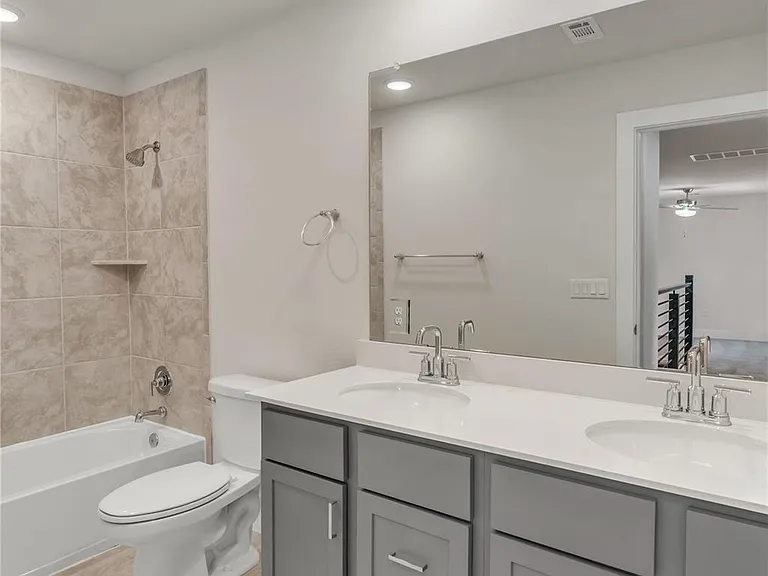15607 Ellinger Dr — Photo 28