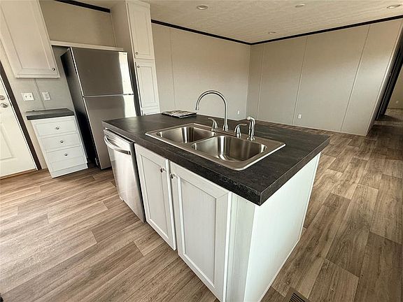 4th image of 43249 E Garretts Lake Rd