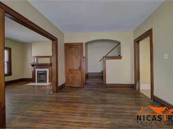 1638 Indianola Ave, Columbus, OH 43201