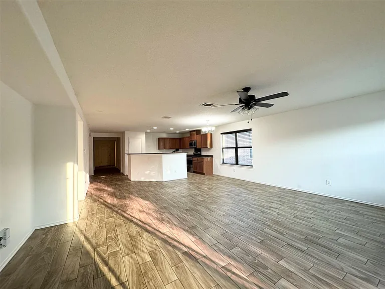 1152 Hyde Park Dr — Photo 6