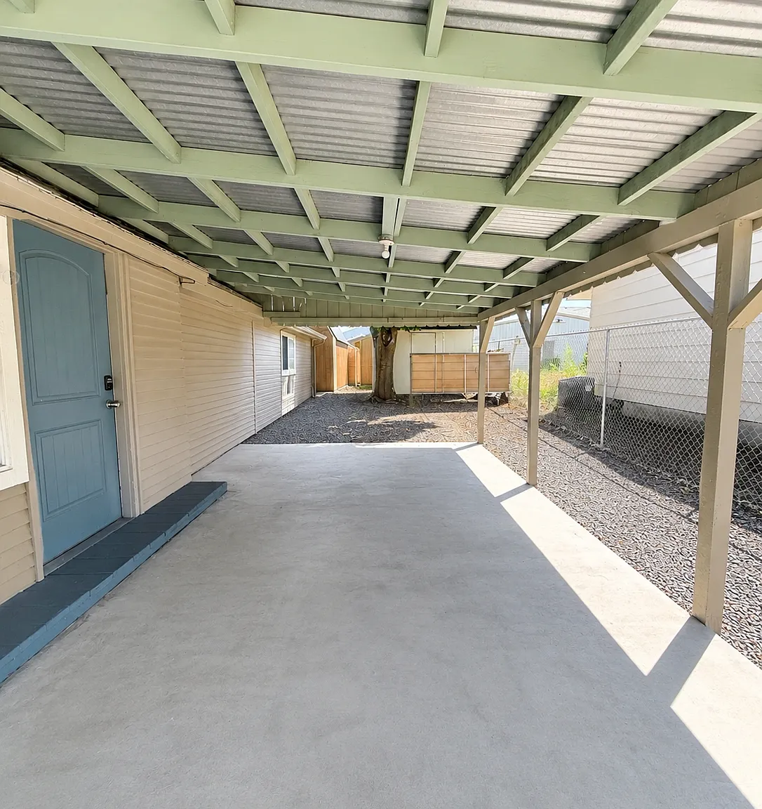 2 bed, 900 sqft, $1,600 — Photo 3
