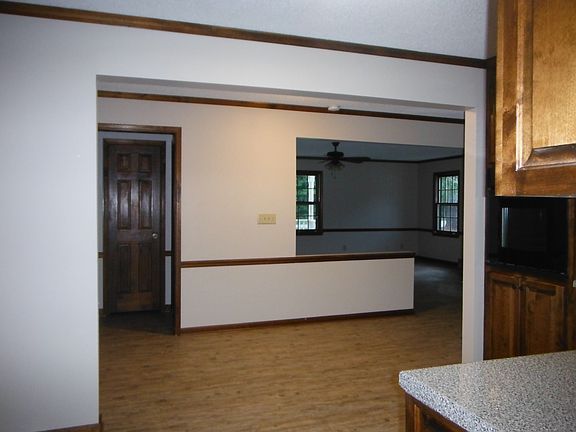 3rd image of 22 Hickory Hills Dr