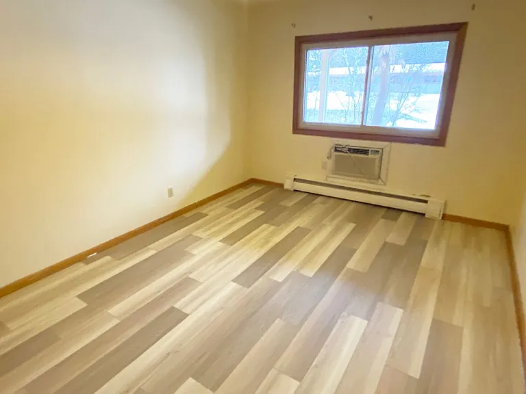 914 Grand Ave — Photo 16