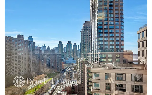 Rented by Douglas Elliman | media 14