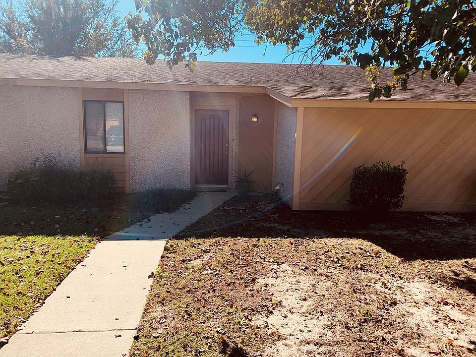 1st image of 511 Heritage Pl
