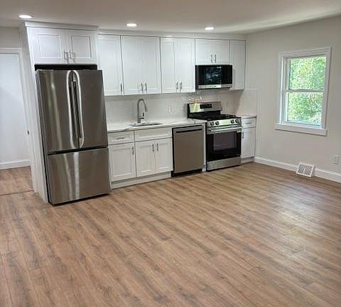 3rd image of 3313 Taylor Ave