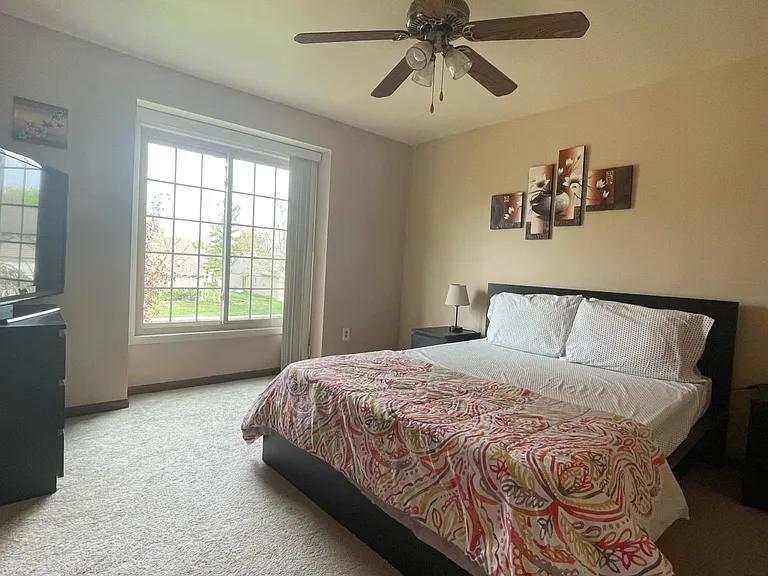 1027 Congress Dr — Photo 16