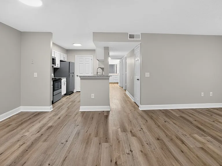 Commerce Street Manor — Photo 4