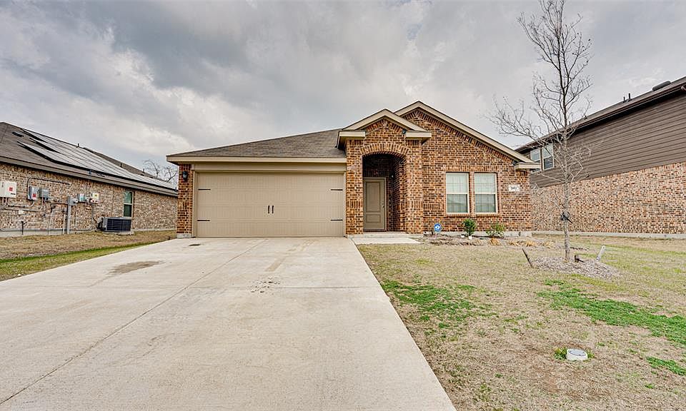 1st image of 901 Saddle Horn Way