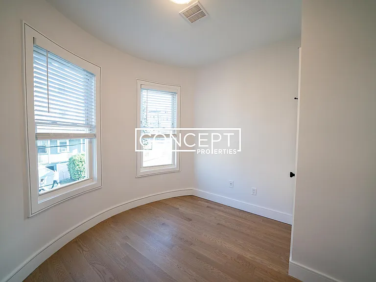 37 Calumet St #2 — Photo 6
