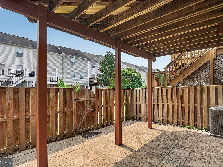 6805 Oregano Ln — Photo 47