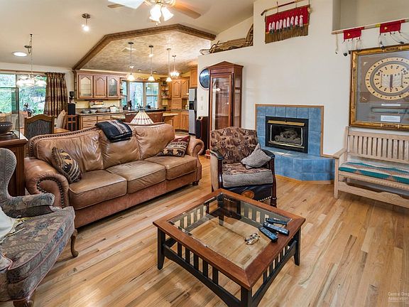 4th image of 61180 Larkwood Dr #1
