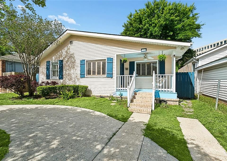 1st image of 208 Carrollton Ave
