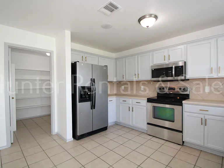 4910 Donegal Bay Ct — Photo 7