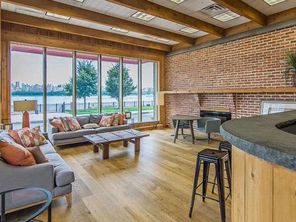 15 Somerset Lane image 24 of 31