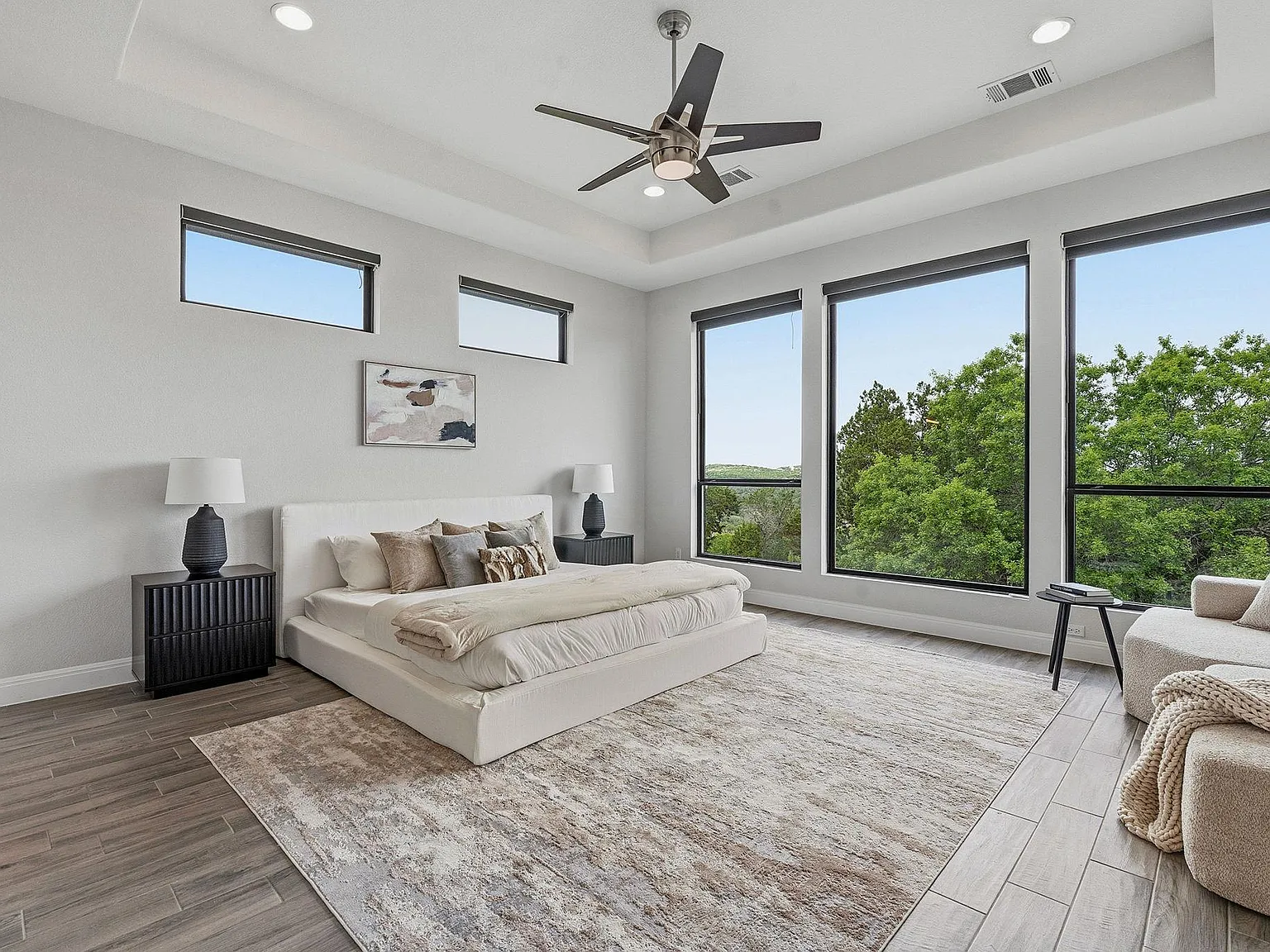 4 bed, 4.0 bath, 3836 sqft, $6,200 — Photo 4