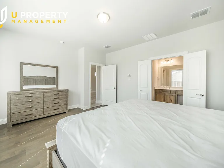 3902 Aventino Ct — Photo 24
