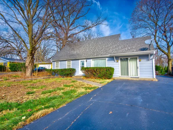 1393 Dairy Ln, Mundelein, IL 60060