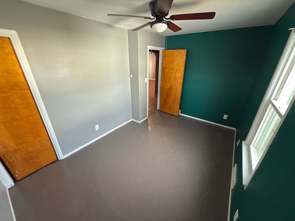 4th image of 681 Cooper Ave