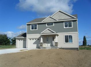 5 Horseshoe Ln, Caledonia, MI 49316