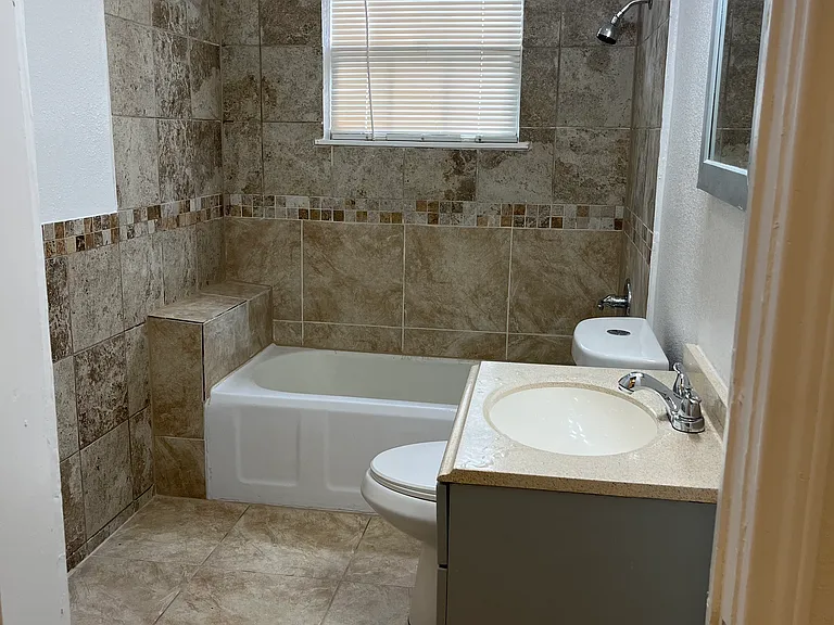 4910 W University Blvd — Photo 9