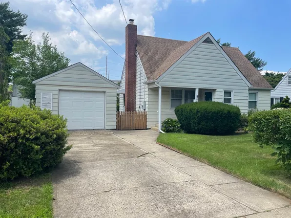 43 Twin Lawns Avenue, Hicksville, NY 11801