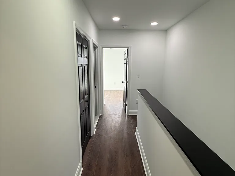 2609 E Monument St — Photo 17