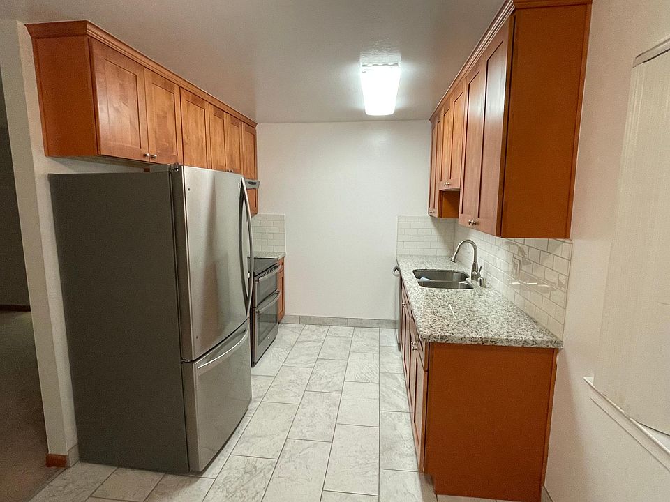 1st image of 727 Opal Dr APT 4