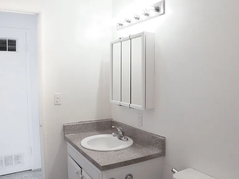 302 Nashville Ave #A — Photo 16