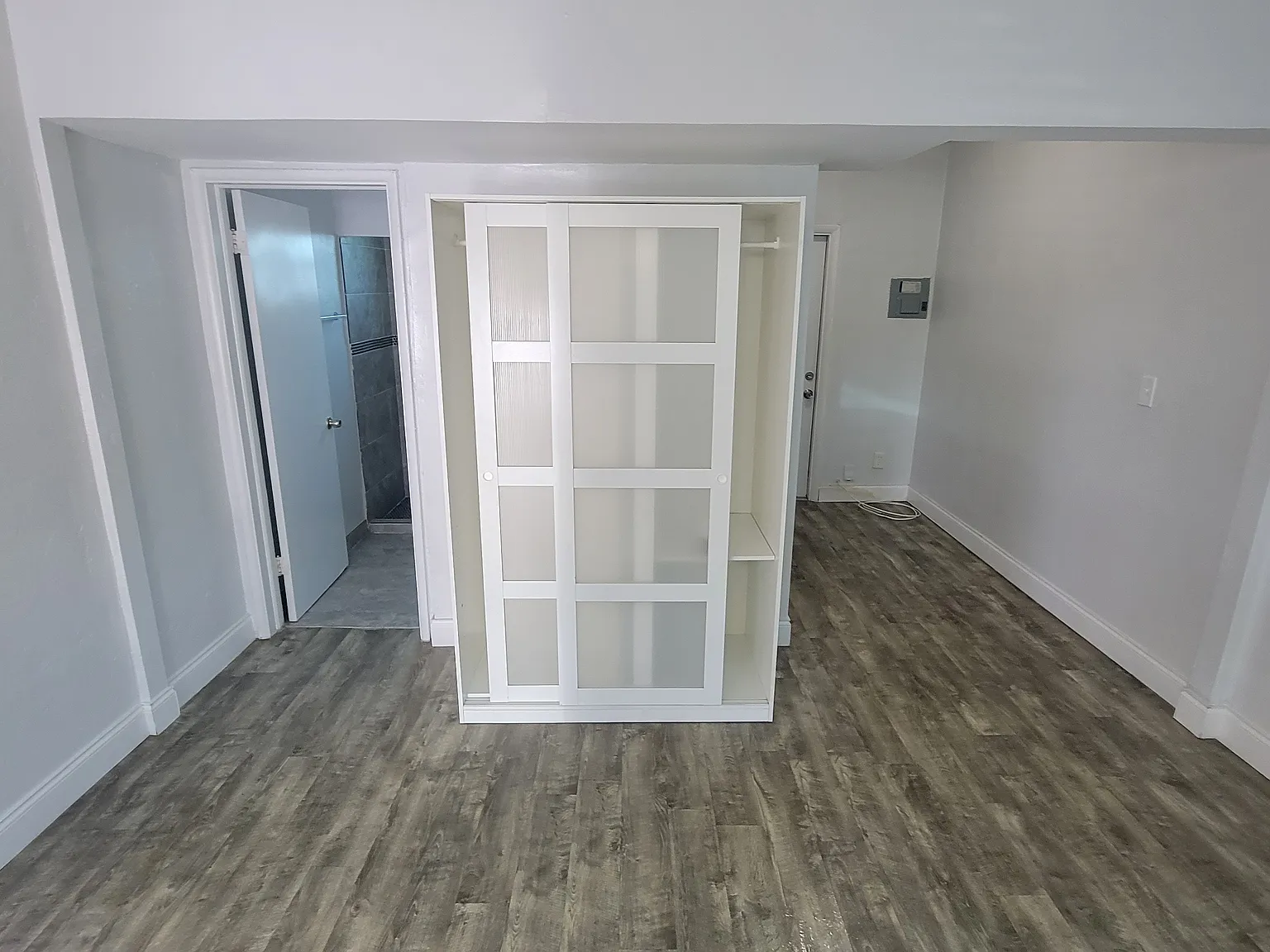 Studio, 300 sqft, $1,250 — Photo 4