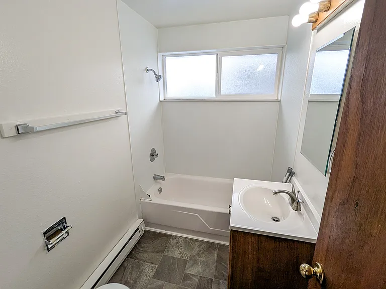 162 Sunset Ave N — Photo 9