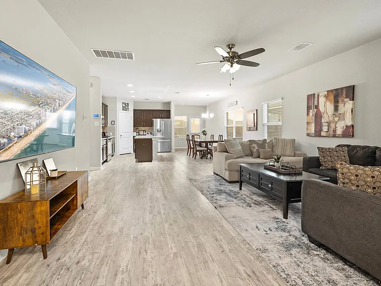 18422 Stevie Ray Dr — Photo 6