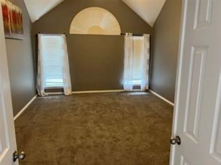 6400 Brownstone Dr — Photo 10