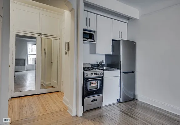 Rented by Brown Harris Stevens | media 9