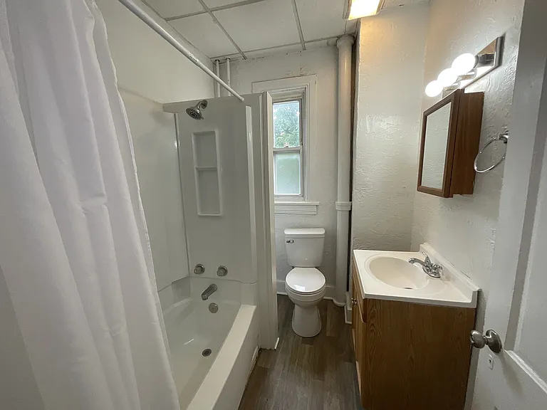 120 S Hartley St — Photo 6