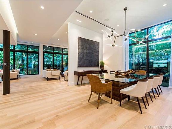 The Zen Treehouse, A One-Of-A-Kind Tropical Modern Masterpiece