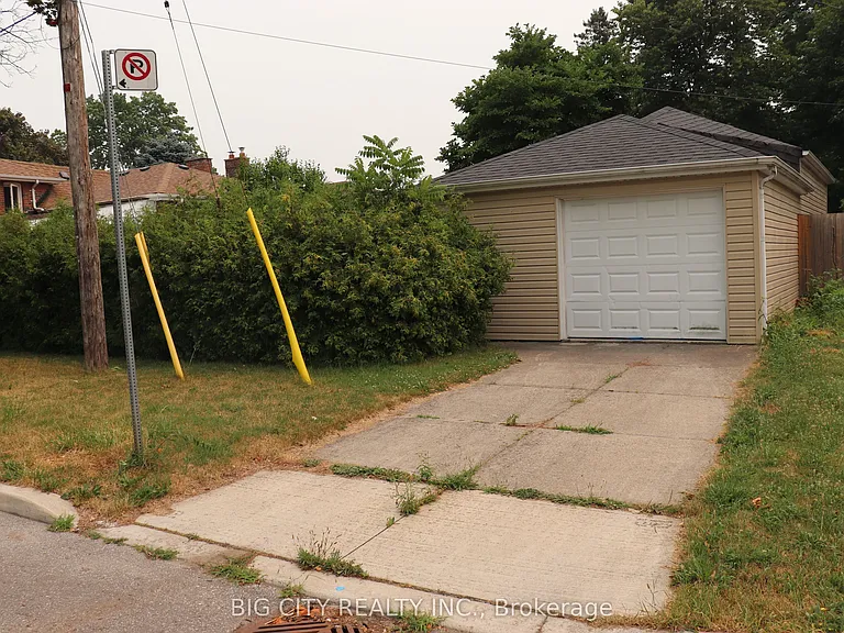 30 Lozoway Dr #LOWER — Photo 19