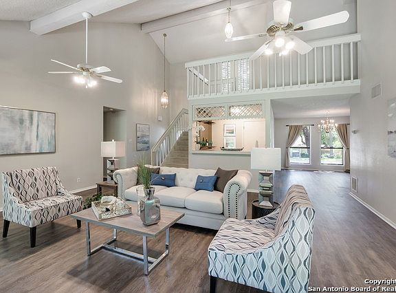 3rd image of 419 Country Wood Dr