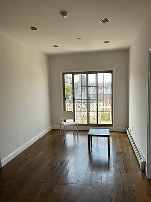 Rented by Celine Moradof-Nazarian, LREB | media 8