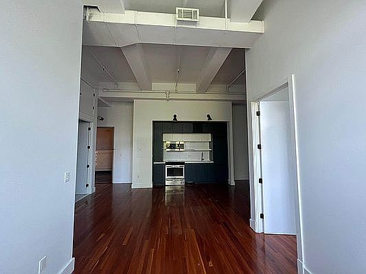 5th image of 184 Bainbridge St #202