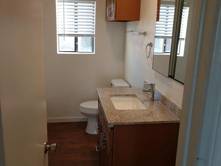2090 Poplar St #4 — Photo 7