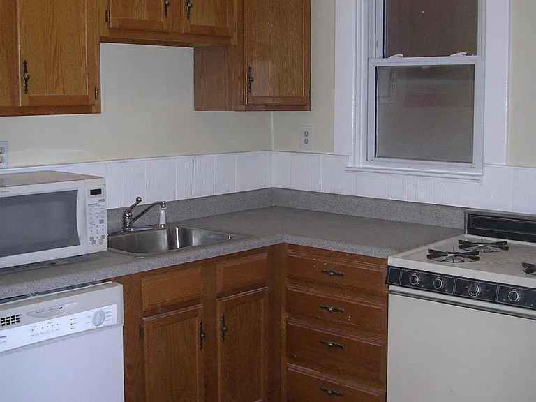 470 Washington Ave — Photo 11
