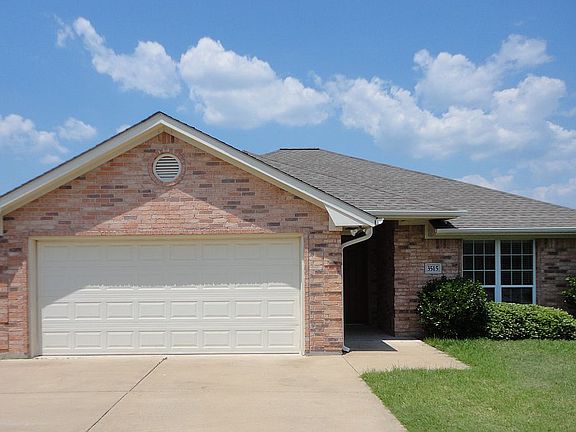 3515 Marigold St Driveway